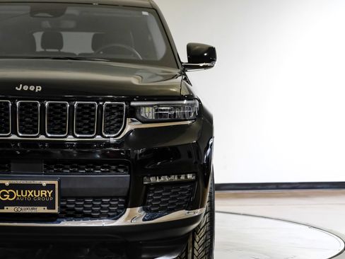 Used 2023 Jeep Grand Cherokee L Limited AWD/4WD image 52