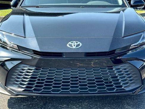 Used 2025 Toyota Camry SE w/ Multimedia Upgrade Package FWD image 4