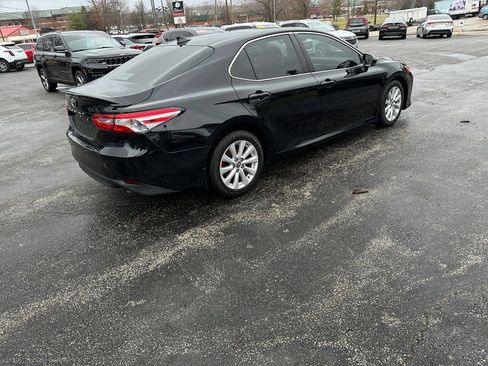 Used 2020 Toyota Camry LE image 6