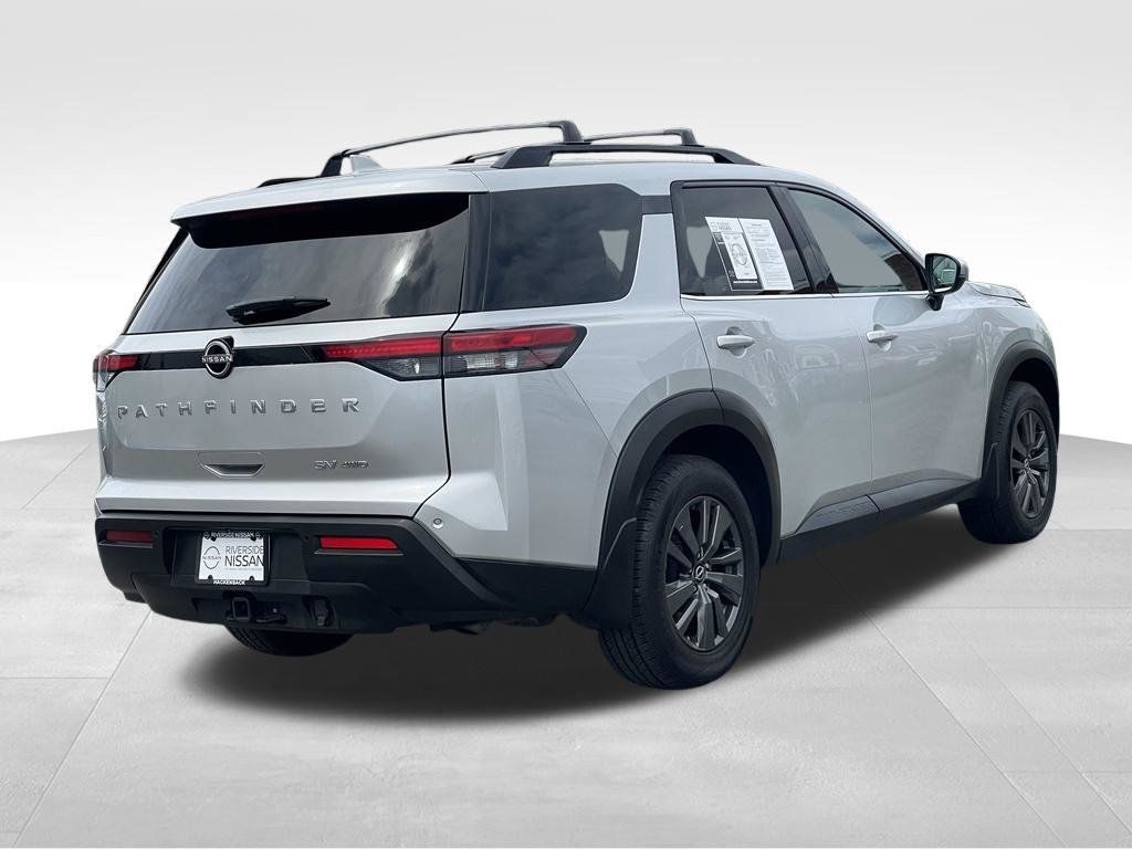 Certified 2022 Nissan Pathfinder SV w/ SV Premium Package AWD/4WD image 4
