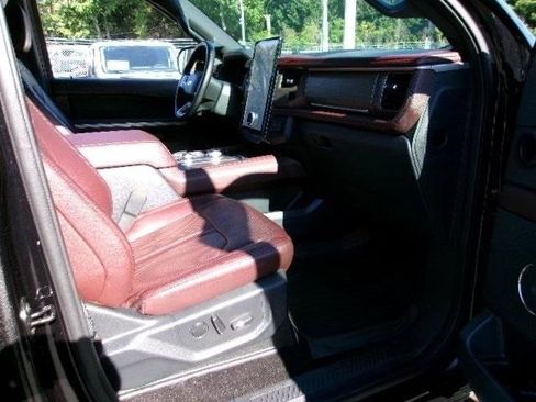 Certified 2022 Ford Expedition Max Limited image 3