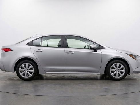Used 2025 Toyota Corolla LE FWD image 11