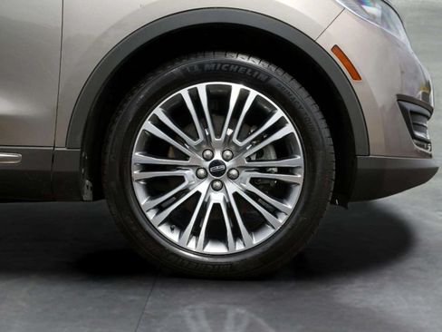 Used 2017 Lincoln MKX Reserve w/ Driver Assistance Package AWD/4WD image 9