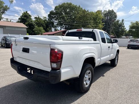 Used 2020 Toyota Tacoma 2WD Access Cab image 4