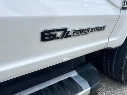 Used 2023 Ford F250 Lariat w/ Chrome Package AWD/4WD image 3