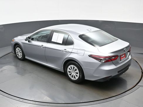 Used 2022 Toyota Camry LE FWD image 39