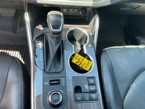 Used 2023 Toyota Highlander Limited AWD/4WD image 23