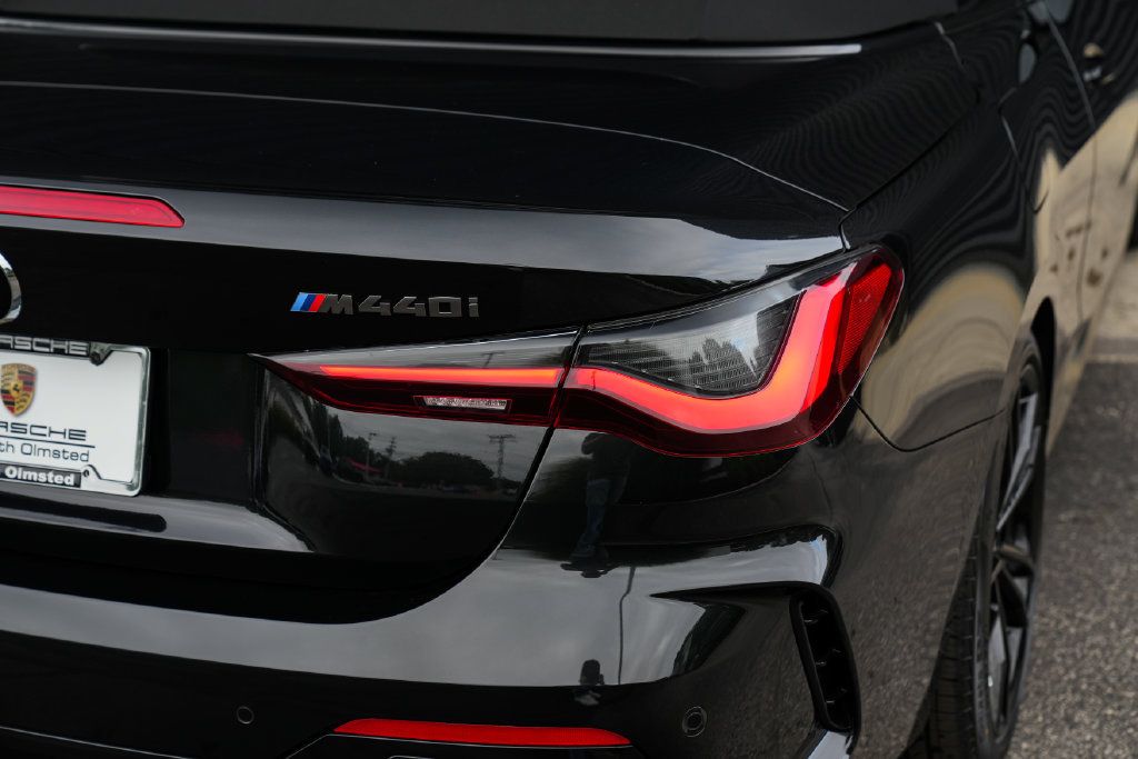 Used 2024 BMW M440i Convertible RWD image 17
