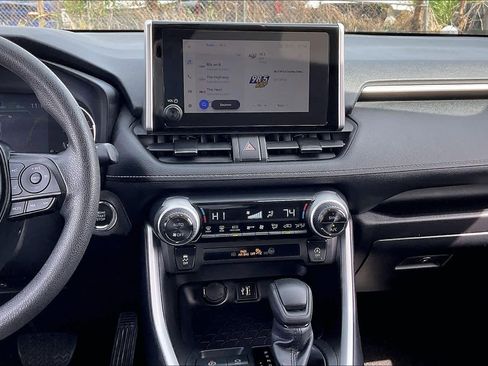 Used 2025 Toyota RAV4 XLE FWD image 7
