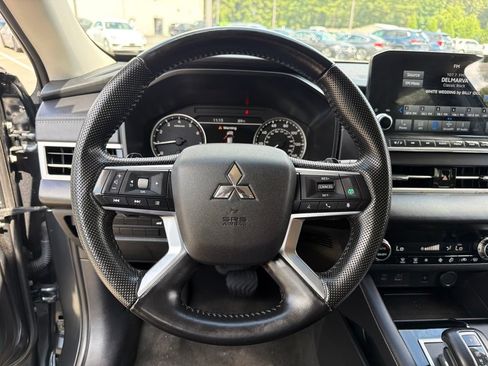 Used 2024 Mitsubishi Outlander SE AWD/4WD image 15