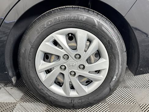 Used 2020 Hyundai Elantra SE image 35
