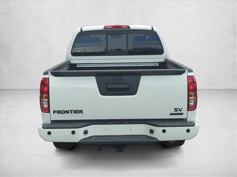 Used 2021 Nissan Frontier SV w/ Midnight Edition Floor Mats image 6