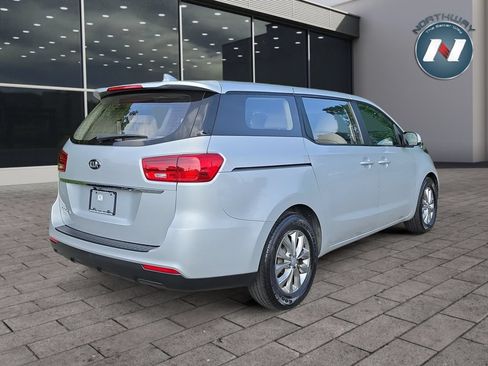 Used 2019 Kia Sedona L FWD image 5