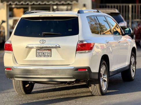 Used 2013 Toyota Highlander Limited FWD image 9