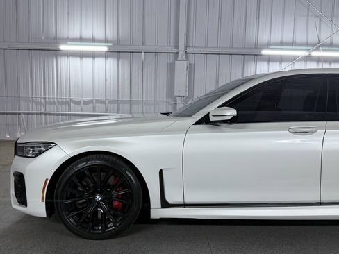 Used 2022 BMW 750i xDrive w/ Executive Package image 16