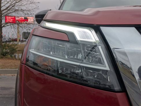 Used 2022 Nissan Pathfinder SL w/ SL Premium Package image 11