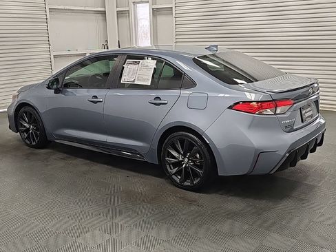 Used 2023 Toyota Corolla SE w/ SE Premium Package FWD image 6