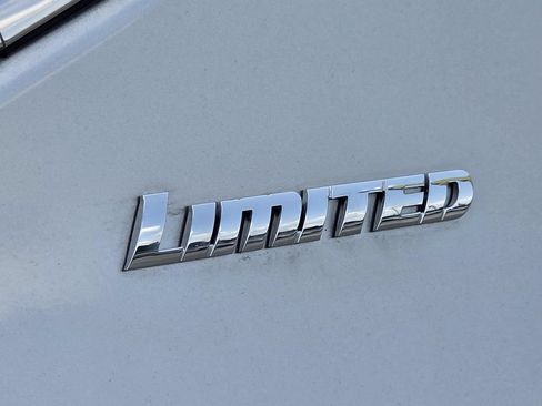 Used 2024 Toyota Tundra Limited AWD/4WD image 32