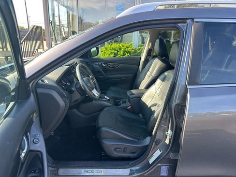 Used 2017 Nissan Rogue SL w/ SL Premium Package AWD/4WD image 8