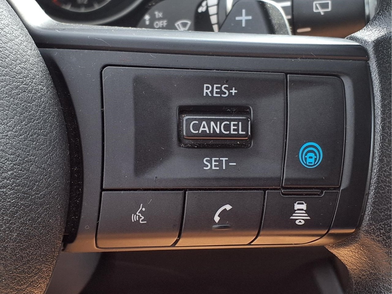 Used 2024 Nissan Rogue SV FWD image 18