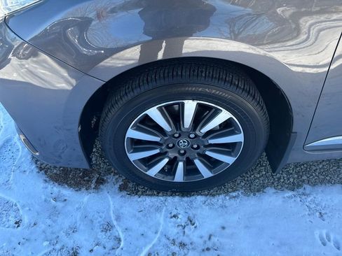 Used 2018 Toyota Sienna LE image 8