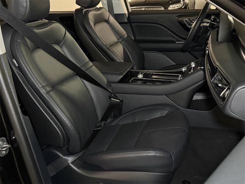 New 2026 Lincoln Aviator AWD image 10