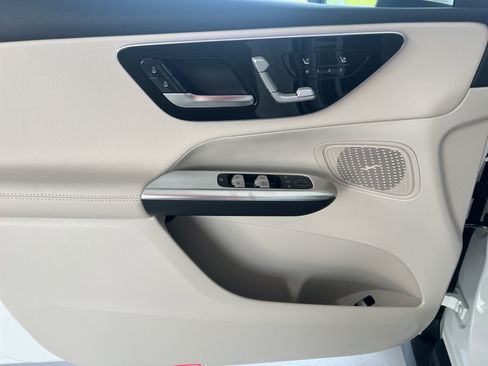 Certified 2025 Mercedes-Benz GLC 300 image 16