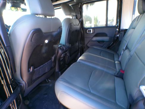 Used 2024 Jeep Wrangler High Altitude image 19