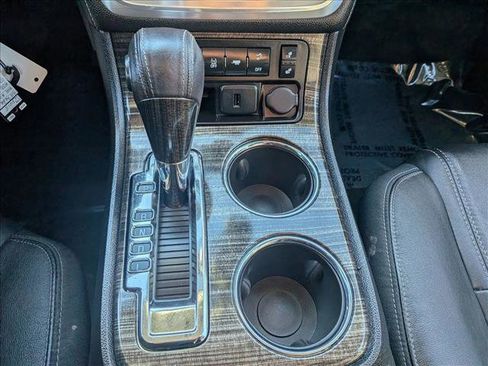 Used 2017 GMC Acadia Limited SLT image 14