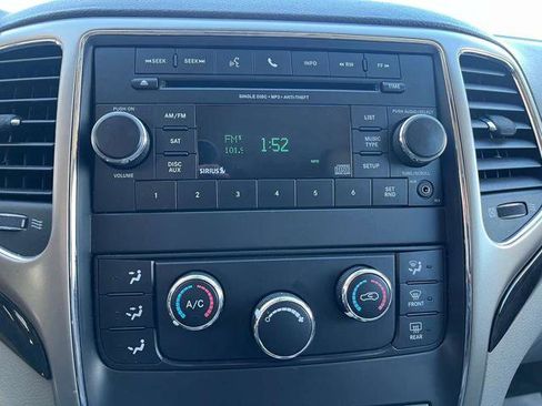 Used 2013 Jeep Grand Cherokee Laredo w/ Laredo E Group image 24