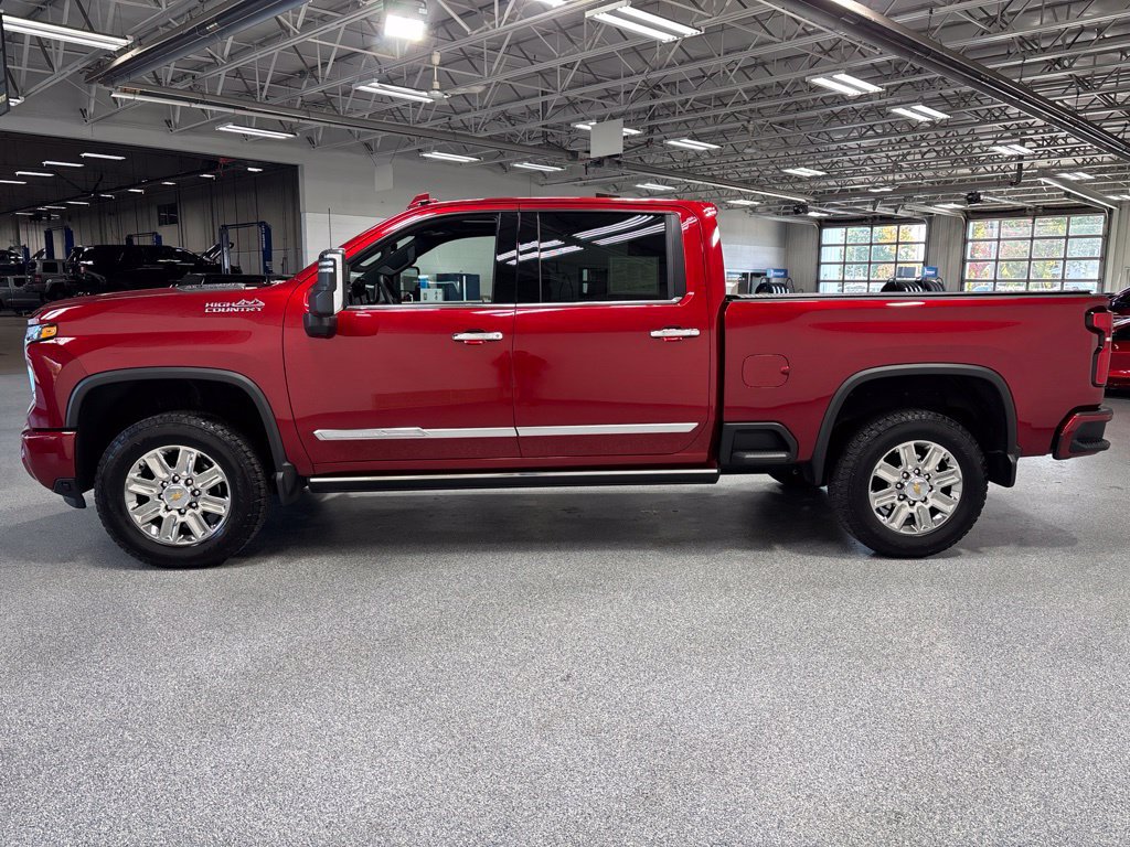 Used 2026 Chevrolet Silverado 2500 High Country w/ High Country Premium Package AWD/4WD image 4