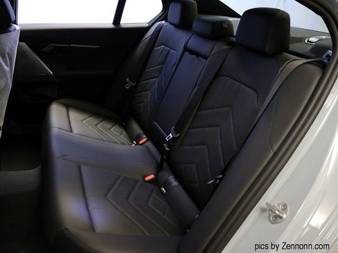 Used 2026 BMW i5 eDrive40 w/ M Sport Package image 27