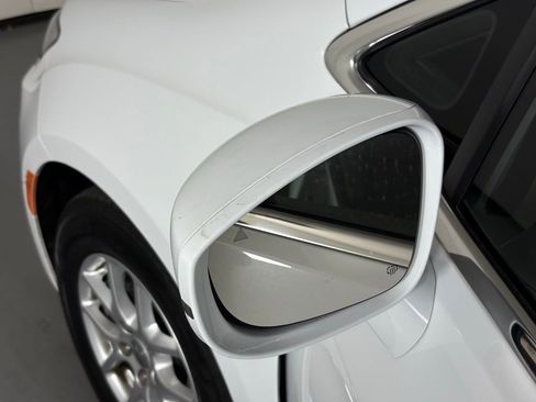 Used 2022 Chrysler Pacifica Touring-L image 15