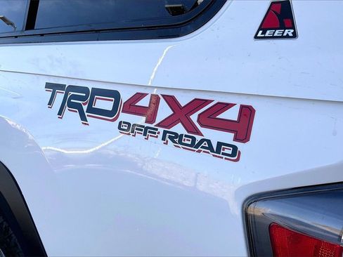Used 2023 Toyota Tacoma TRD Off-Road image 8