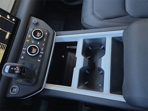 Used 2025 Land Rover Defender 110 S image 24