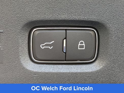 Certified 2025 Lincoln Navigator Reserve AWD/4WD image 15
