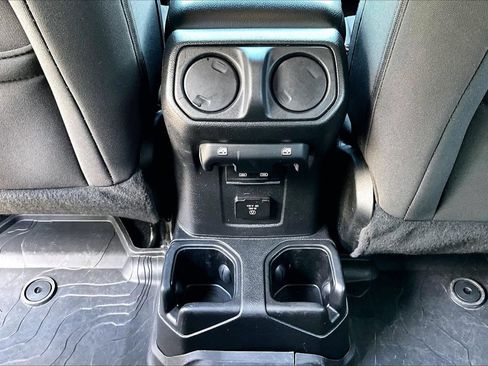 Used 2022 Jeep Wrangler Unlimited Sport w/ Sun And Sound Package AWD/4WD image 15