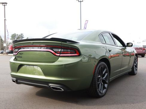 Used 2022 Dodge Charger SXT w/ Driver Convenience Group image 6