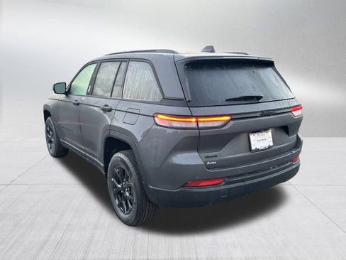 New 2025 Jeep Grand Cherokee Altitude image 7