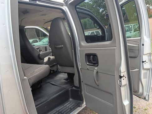 Used 2014 GMC Savana 3500 LS w/ Chrome Appearance Package RWD image 17