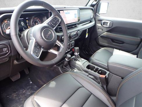 New 2025 Jeep Wrangler Unlimited Sahara AWD/4WD image 10