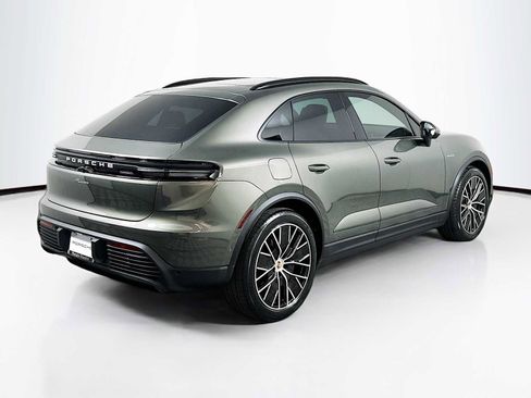Certified 2025 Porsche Macan Electric image 9