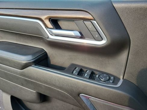 Used 2025 Chevrolet Silverado 1500 LT RWD image 12