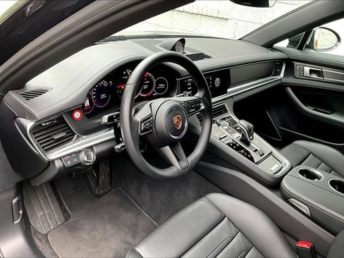 Certified 2023 Porsche Panamera 4 Platinum Edition AWD/4WD image 4