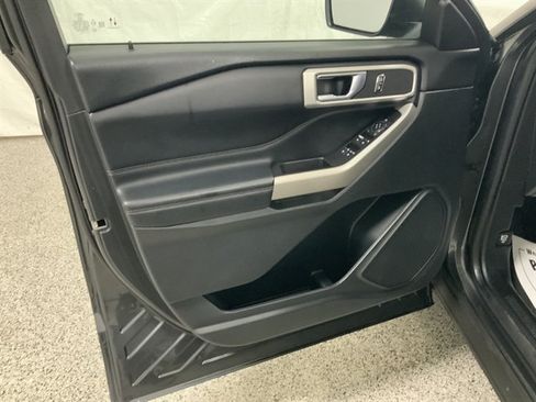 Used 2020 Ford Explorer XLT w/ Equipment Group 202A AWD/4WD image 15