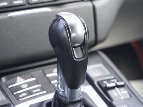 Used 2018 Porsche Macan AWD/4WD image 29