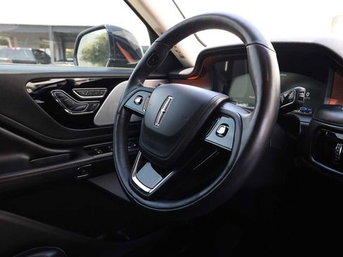 Used 2020 Lincoln Aviator Grand Touring w/ Equipment Group 302A AWD/4WD image 15