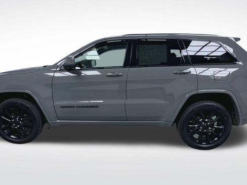 Used 2021 Jeep Grand Cherokee Laredo X AWD/4WD image 5