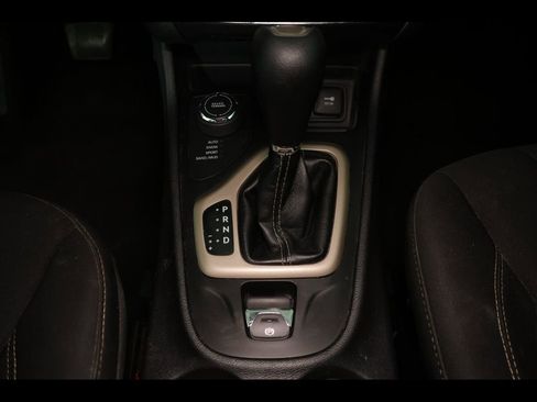 Used 2016 Jeep Cherokee Latitude w/ Safety/Convenience Group AWD/4WD image 23