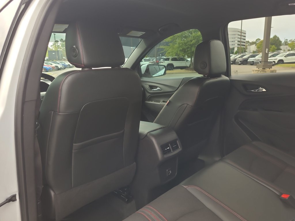 Used 2022 Chevrolet Equinox RS w/ LPO, Floor Liner Package FWD image 12